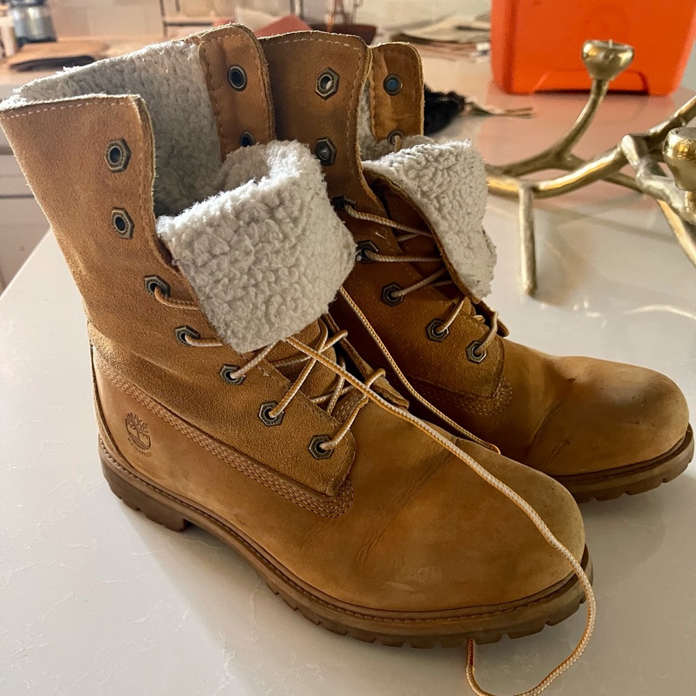 Timberland fleece lined women’s boots - great condition